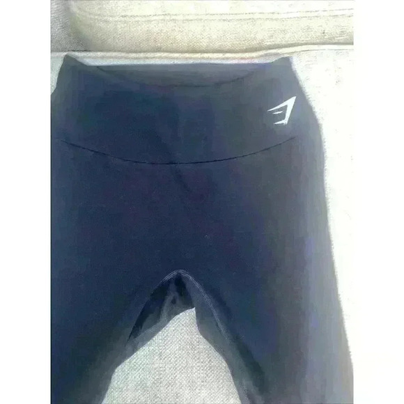 gymshark capri leggings black medium EUC - Picture 3 of 7